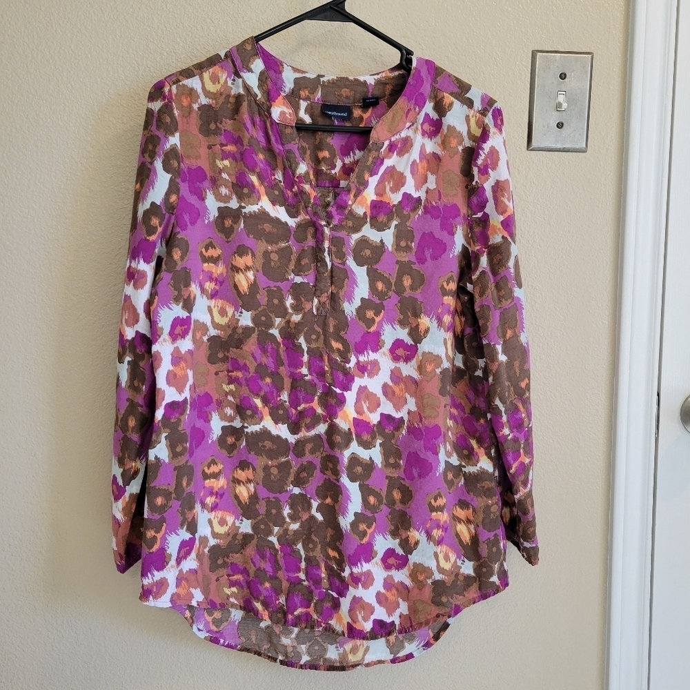 Westbound women long sleeve poppy print v neck top size small